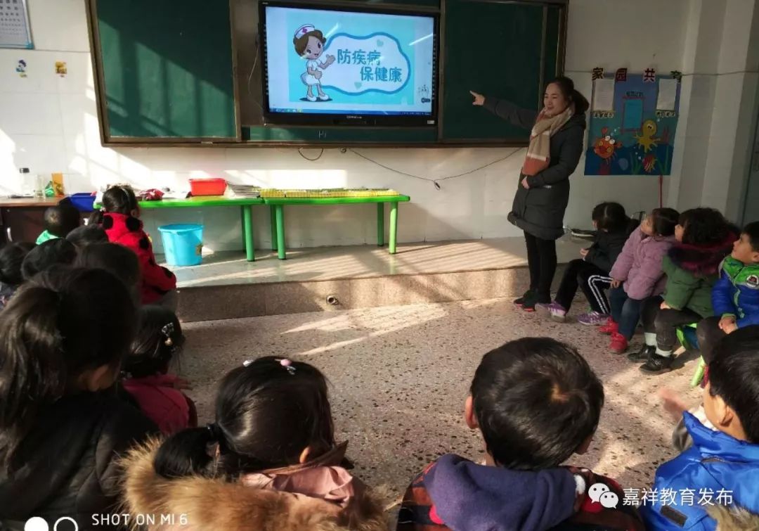 营养餐橡皮泥手工制作_橡皮泥手工做饭_橡皮泥手工餐具